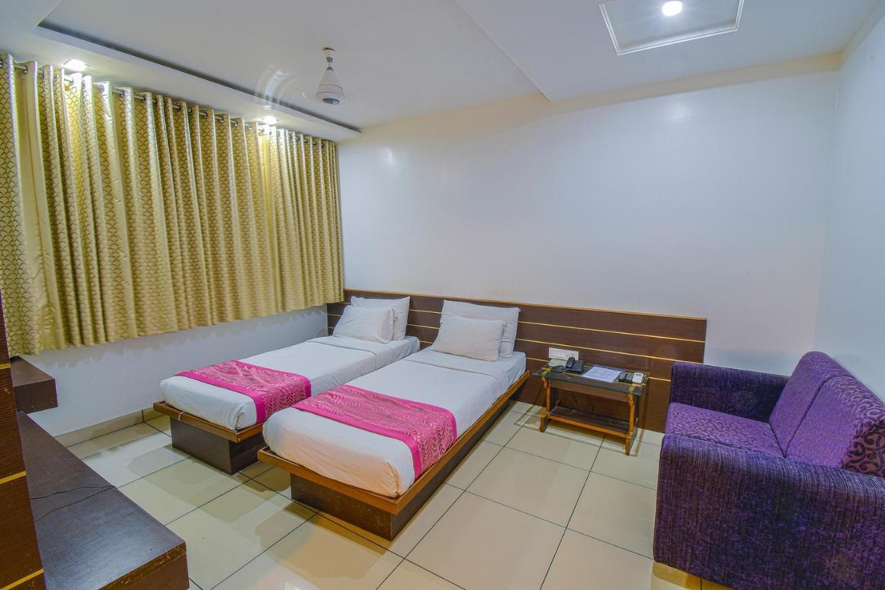 Hotel Radiant Kolhapur Dış mekan fotoğraf